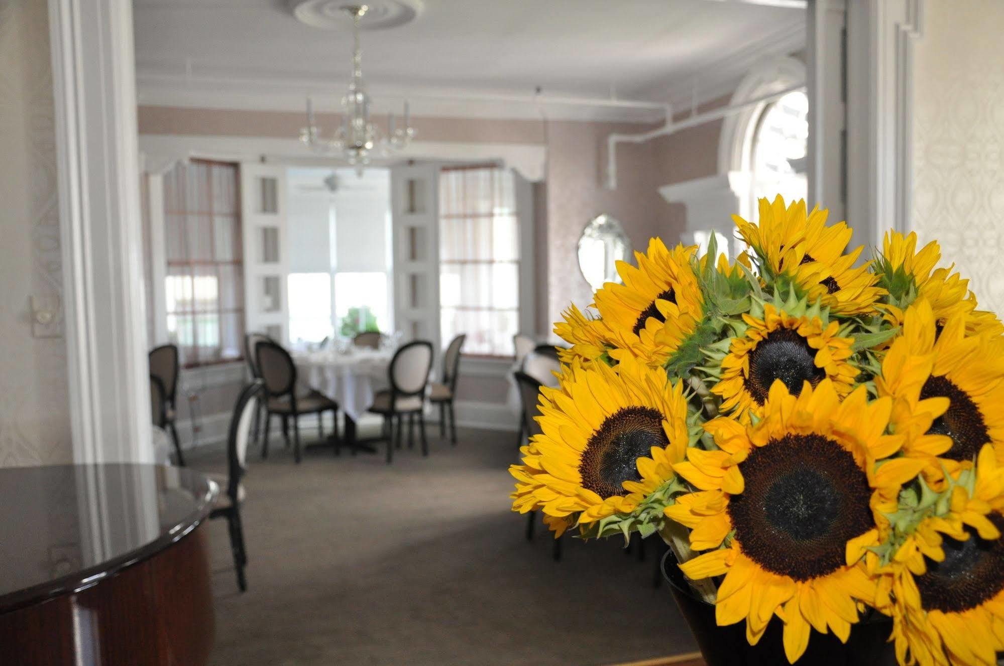 Peter Shields Inn & Restaurant Cape May Exteriör bild